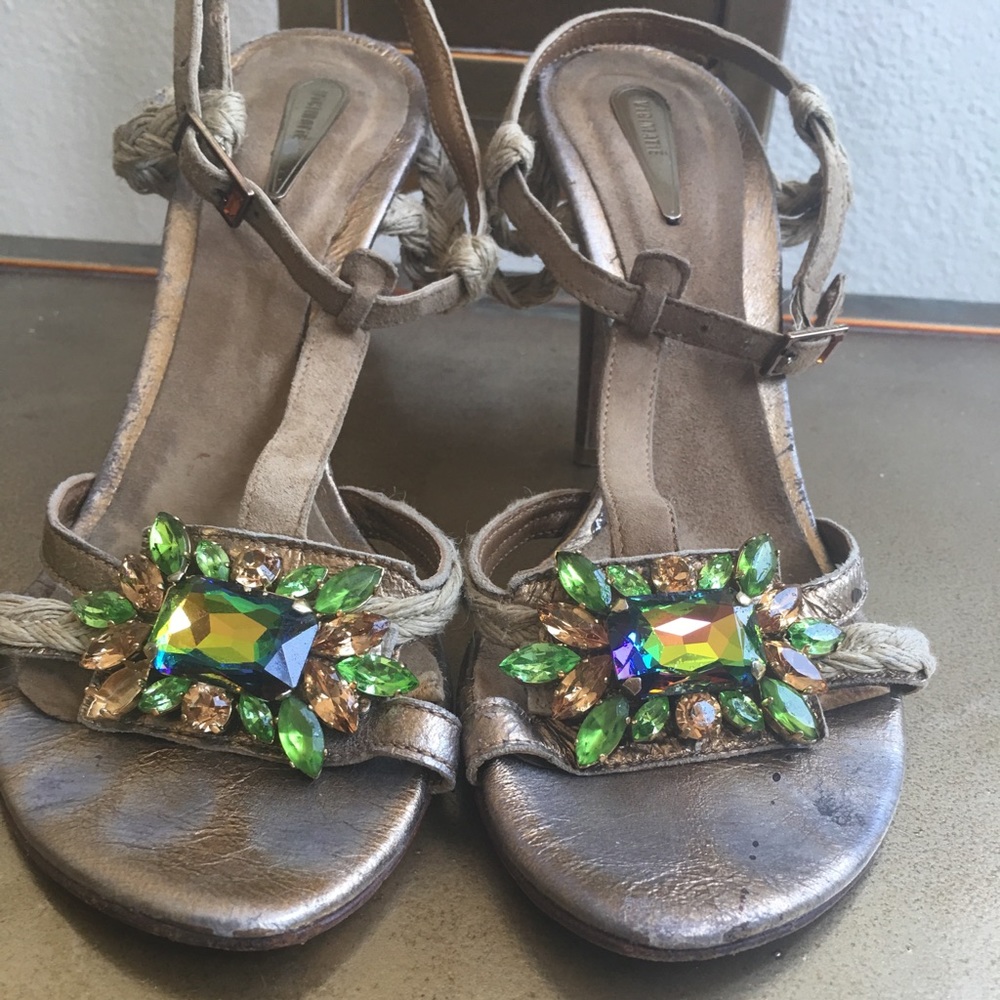 Shoes - Picture 2 of 8